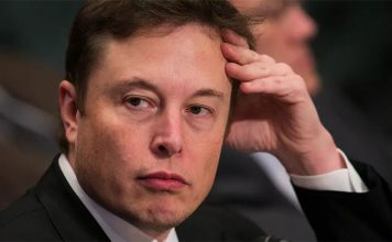 En su primer correo electrónico al personal de Twitter, Musk les ordena volver a la oficina