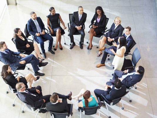 Conversaciones que las empresas deben tener para destacar el talento y promover un ambiente de confianza