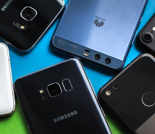 Caen 6% envíos globales de smartphones en el 2T2026 por alza en costos de memoria