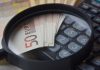 La baja automatización en transferencias internacionales afecta los ingresos del sector financiero