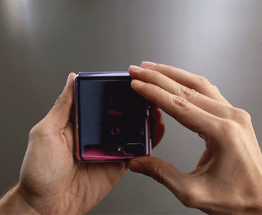 En 2023 el crecimiento de los smartphones plegables +44%