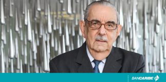 Bancaribe reconoce la labor de Carlos Garrido, por sus dos décadas de labores en la mediación entre el banco y los clientes