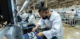 Lenovo abrió su primera planta de fabricación en Europa