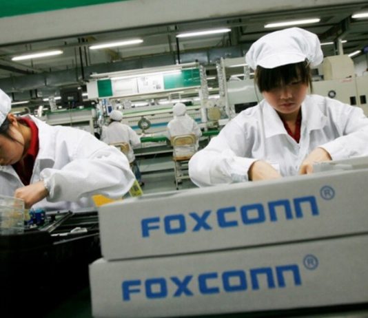 Los ingresos de Foxconn se desploman por la baja demanda mundial de productos electrónicos