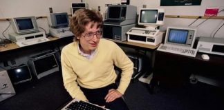 Bill Gates publica en Linkedin uno de sus currículos de 1974, escrito a máquina