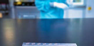 El MIT desarrolla células solares finas como el papel que pueden adherirse a casi cualquier superficie fija