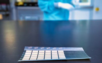 El MIT desarrolla células solares finas como el papel que pueden adherirse a casi cualquier superficie fija