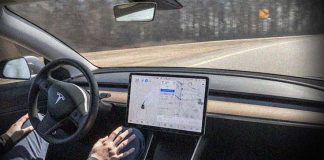 Piloto automático de Tesla ignora las ordenes de la policía en Alemania después de que el conductor se quedara dormido