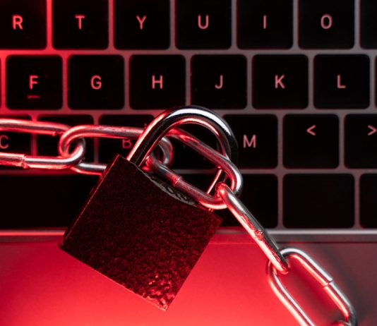 Cerrando brechas de seguridad en configuraciones híbridas y de trabajo remoto