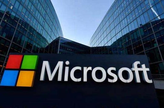 Microsoft pisa el acelerador y está preparando una demostración de su IA similar a ChatGPT aplicada a Office