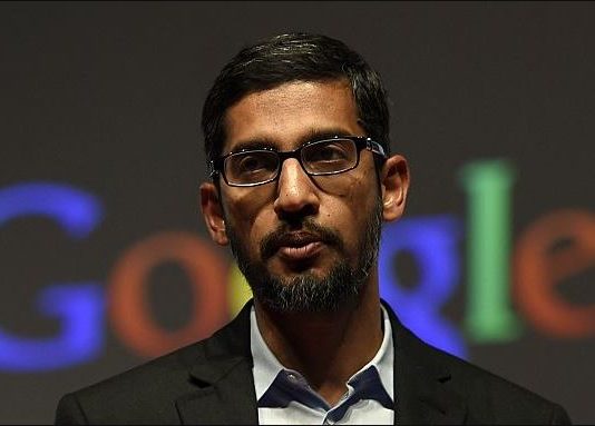 Empleados de Google critican al CEO Sundar Pichai calificando de «precipitado» y «chapucero» el anuncio de Bard, el competidor de ChatGPT