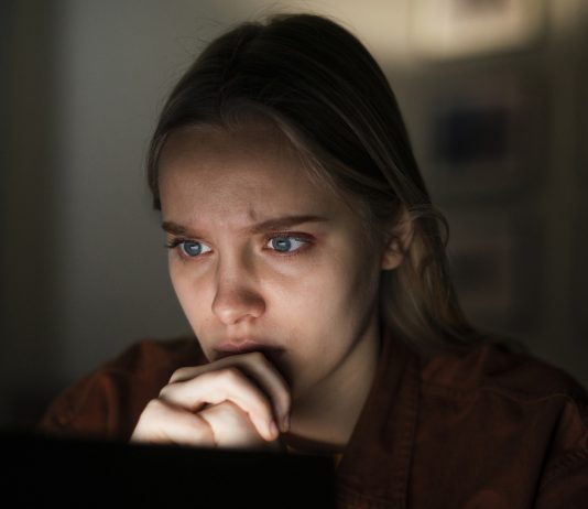 La violencia digital trasciende la frontera de la virtualidad