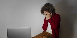 Oxford nos da una nueva palabra para describir nuestras adicciones digitales: «Pudrición Cerebral»