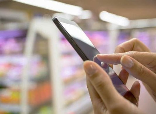 Omdia: Los envíos de pantallas AMOLED para smartphones caerán en 2026 debido al aumento en los precios de las memorias