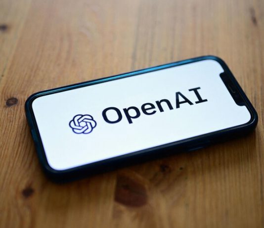 OpenAI prepara el lanzamiento de su primer smartphone para 2028