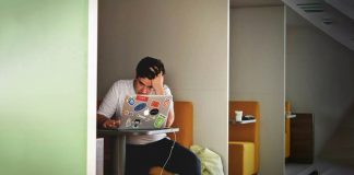 Investigadores vinculan uso excesivo de Internet con un mayor nivel de estrés y deterioro del estado de ánimo