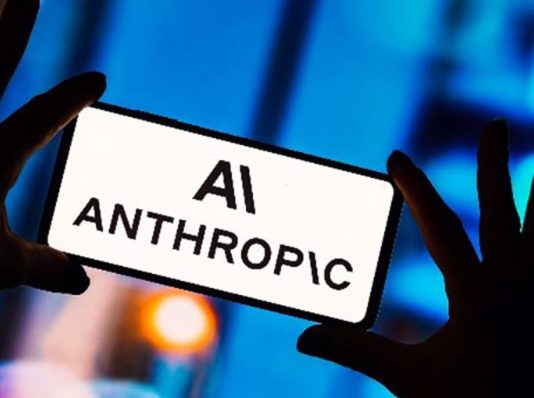 Anthropic actualiza las reglas de su chatbot con nuevos límites para temas sensibles