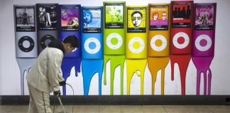 Con mil canciones en el bolsillo, el iPod cambió la música, hace 23 años