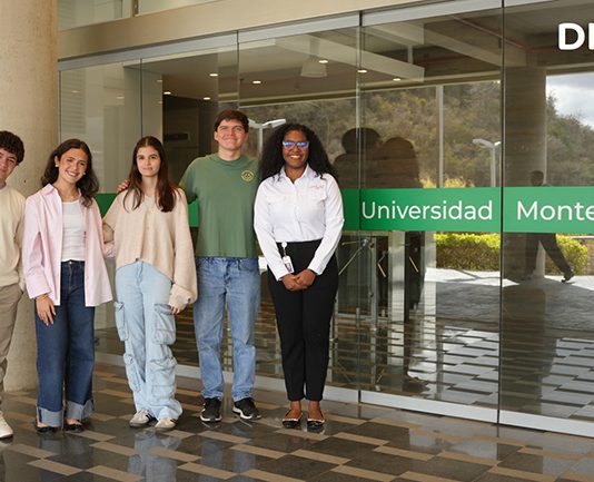 Digitel otorga becas a estudiantes de la Universidad Monteávila