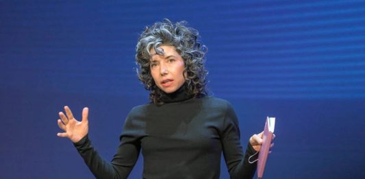 «Los asistentes virtuales no son amigos», destaca la presidenta de Signal