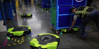 Amazon presenta la nueva generación de Proteus, el robot autónomo capaz de interactuar con los empleados