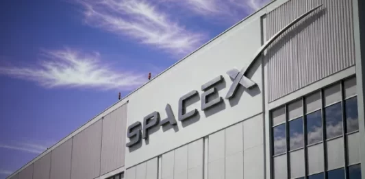 SpaceX avanza en la integración de capacidades de IA con la compra de Cursor, impulsora del “vibe coding”