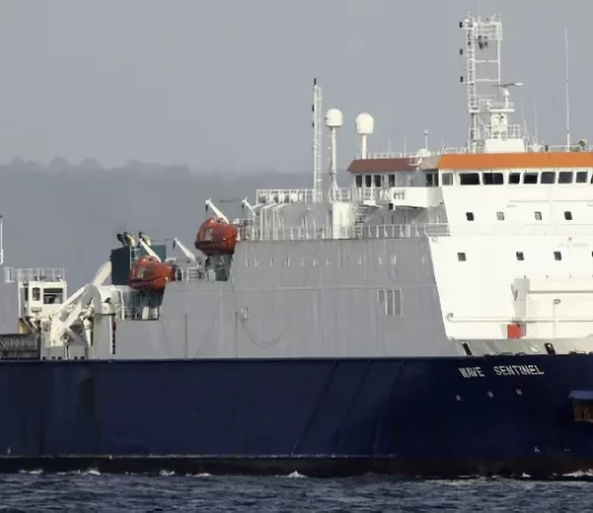 El buque de reparación del cable submarino llegó a Venezuela. La reconexión está al alcance