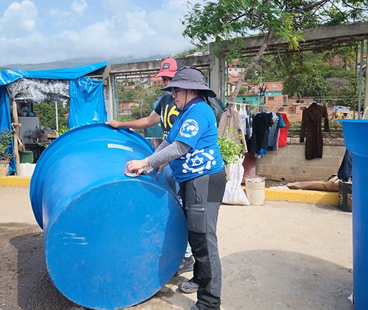 EPA entrega primeros fondos recaudados a organizaciones de ayuda humanitaria